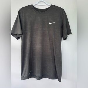 Nike Gray‎ Short Sleeve Dri-Fit Athletic Shirt Size M